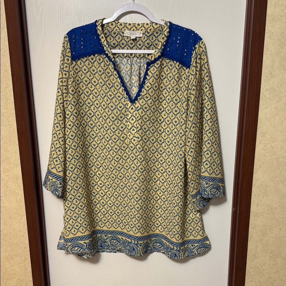 Weekend Suzanne Betro Blue and Yellow Patterned Women's Top Size 2X